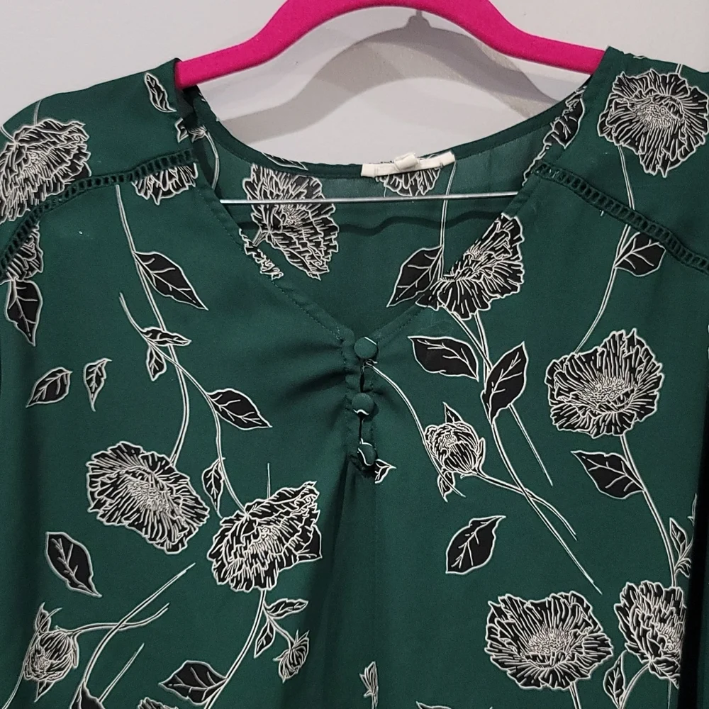 Blouse - Picture 2 of 3